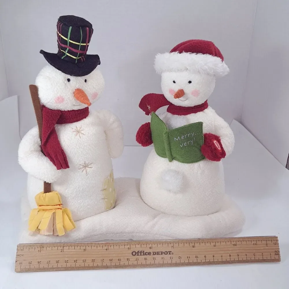 Hallmark Jingle Pals Mr Mrs Snowman Caroling Wish Merry Christmas plush snowman